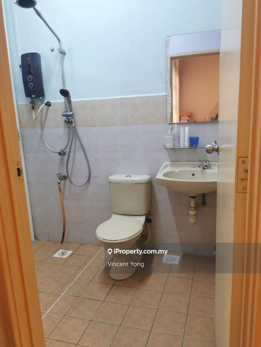 1.5-storey Terraced House for Rent in Pelangi Indah, Ulu Tiram by Vincent Yong - iProperty.com.my