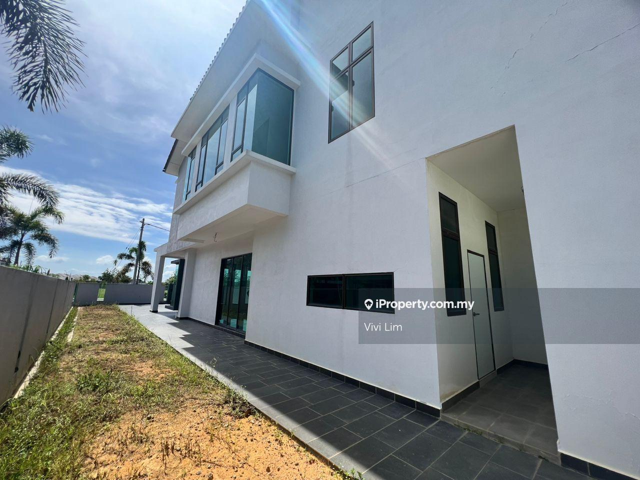 Rumah Berangkai 2 Tingkat untuk Dijual di Taman Tasik Indah, Kluang oleh Vivi Lim - iProperty.com.my