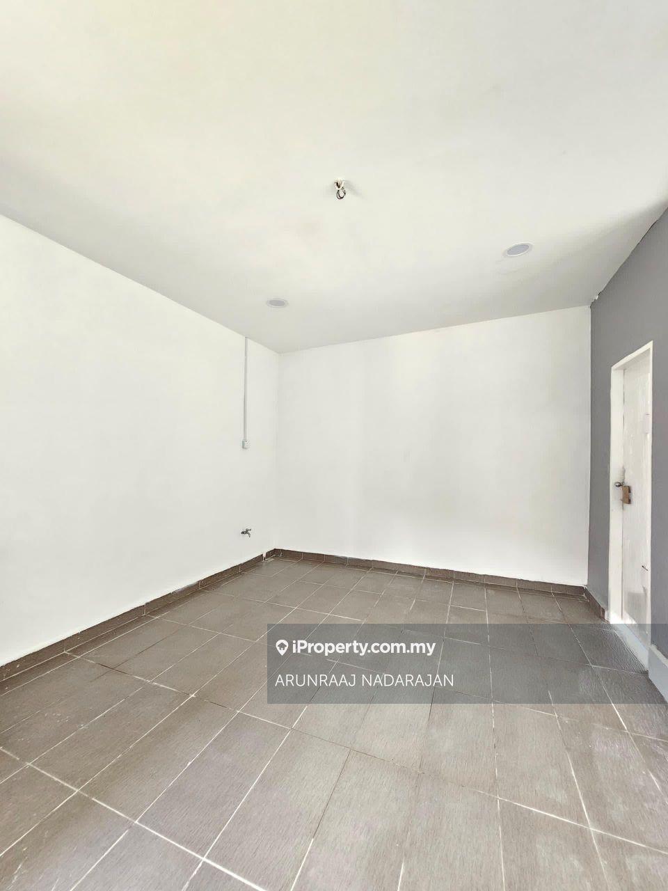 Rumah Berangkai 2 Tingkat untuk Dijual di Taman Puteri Wangsa, Ulu Tiram oleh ARUNRAAJ NADARAJAN - iProperty.com.my