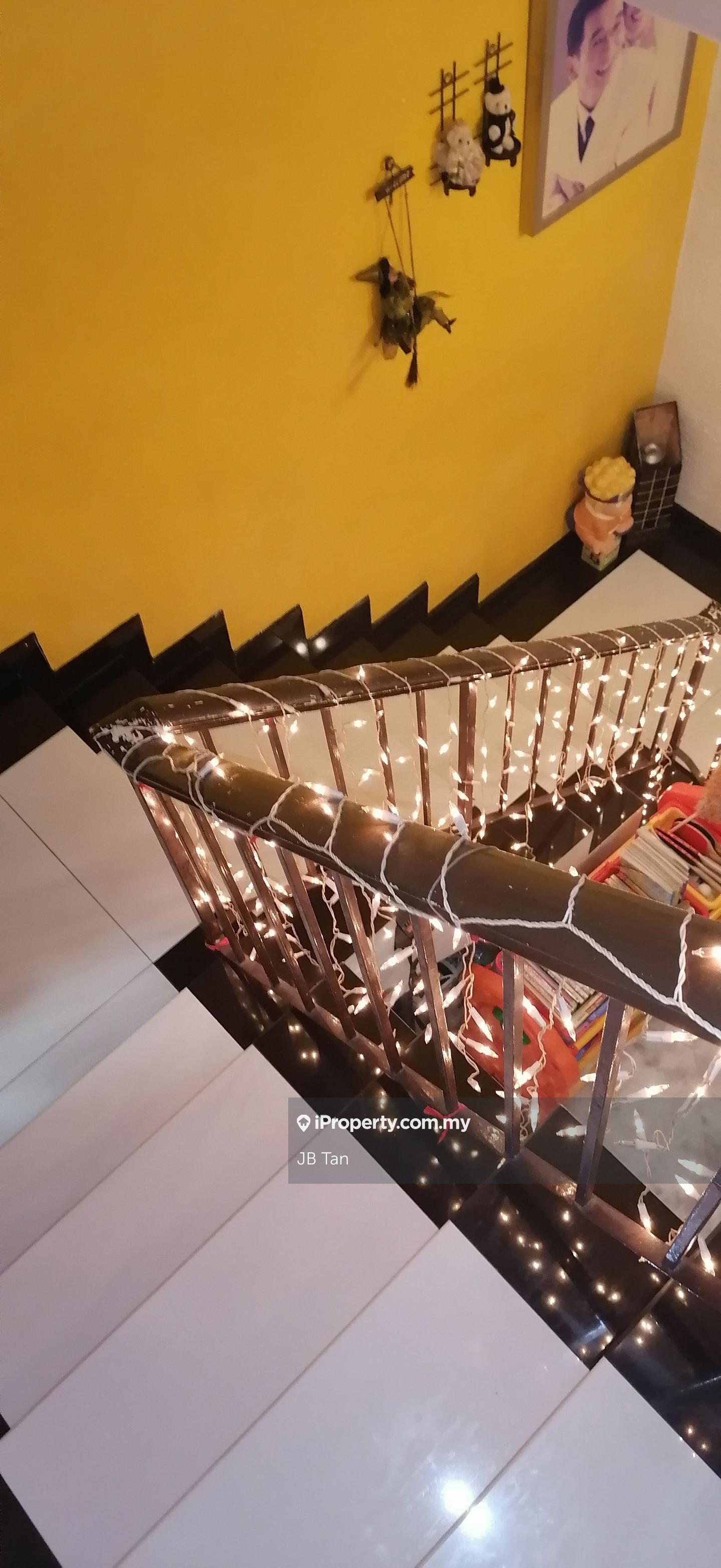 Rumah Berangkai 3 Tingkat untuk Dijual di Taman Putri Jaya, Cheras oleh JB Tan - iProperty.com.my