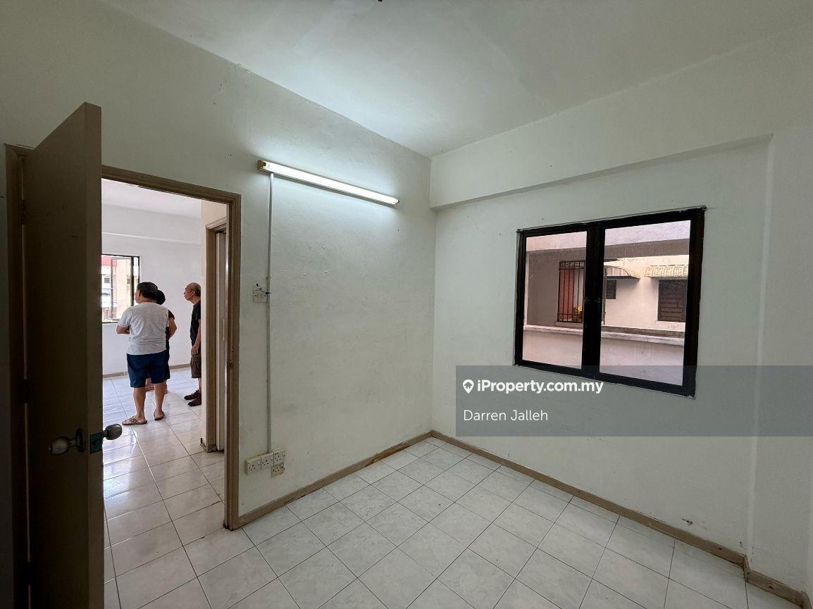 Kondominium untuk Dijual di Taman Desa Relau 2 oleh Darren Jalleh - iProperty.com.my