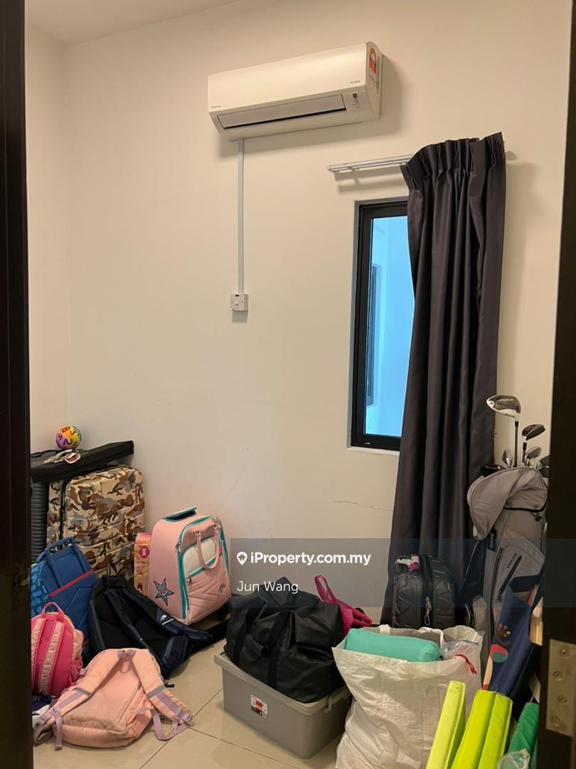Service Residence for Sale in Molek Regency by Jun Wang - iProperty.com.my