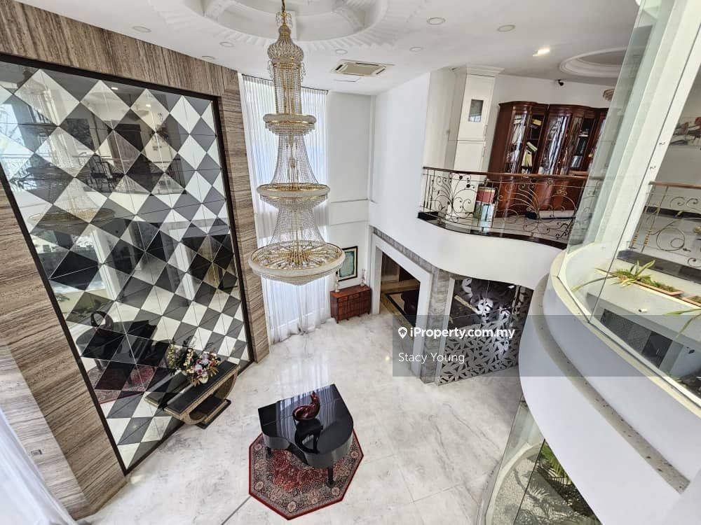 Bungalow House for Sale in Kajang Country Heights, Kajang by Stacy Young - iProperty.com.my