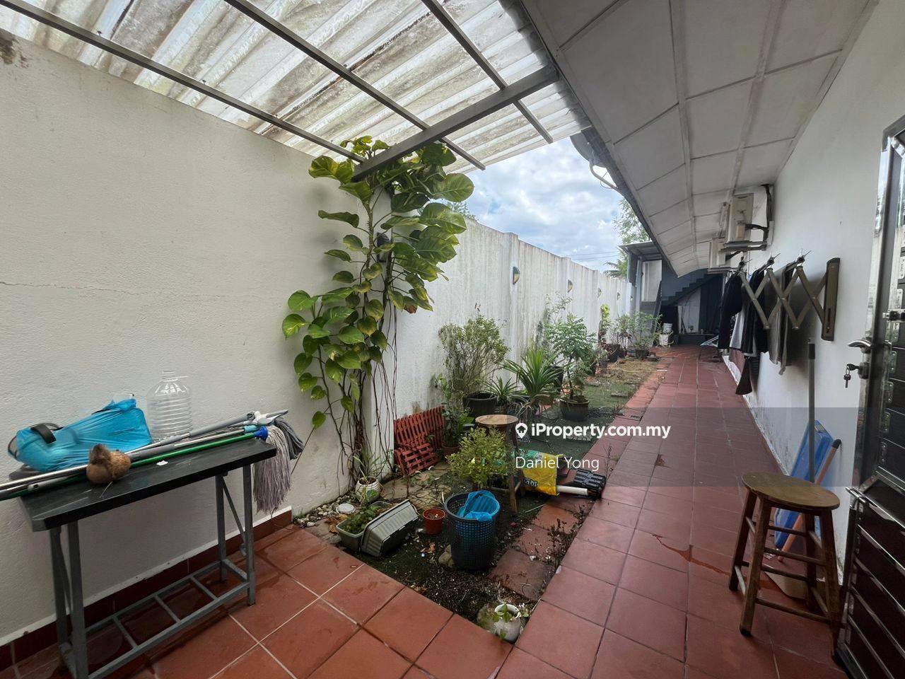 Bungalow House for Sale in Taman Kempas, Tampoi by Daniel Yong - iProperty.com.my