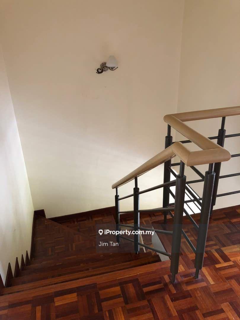 Rumah Bandar untuk Disewa di Villa Laman Tasik, Bandar Sri Permaisuri, Cheras oleh Jim Tan - iProperty.com.my