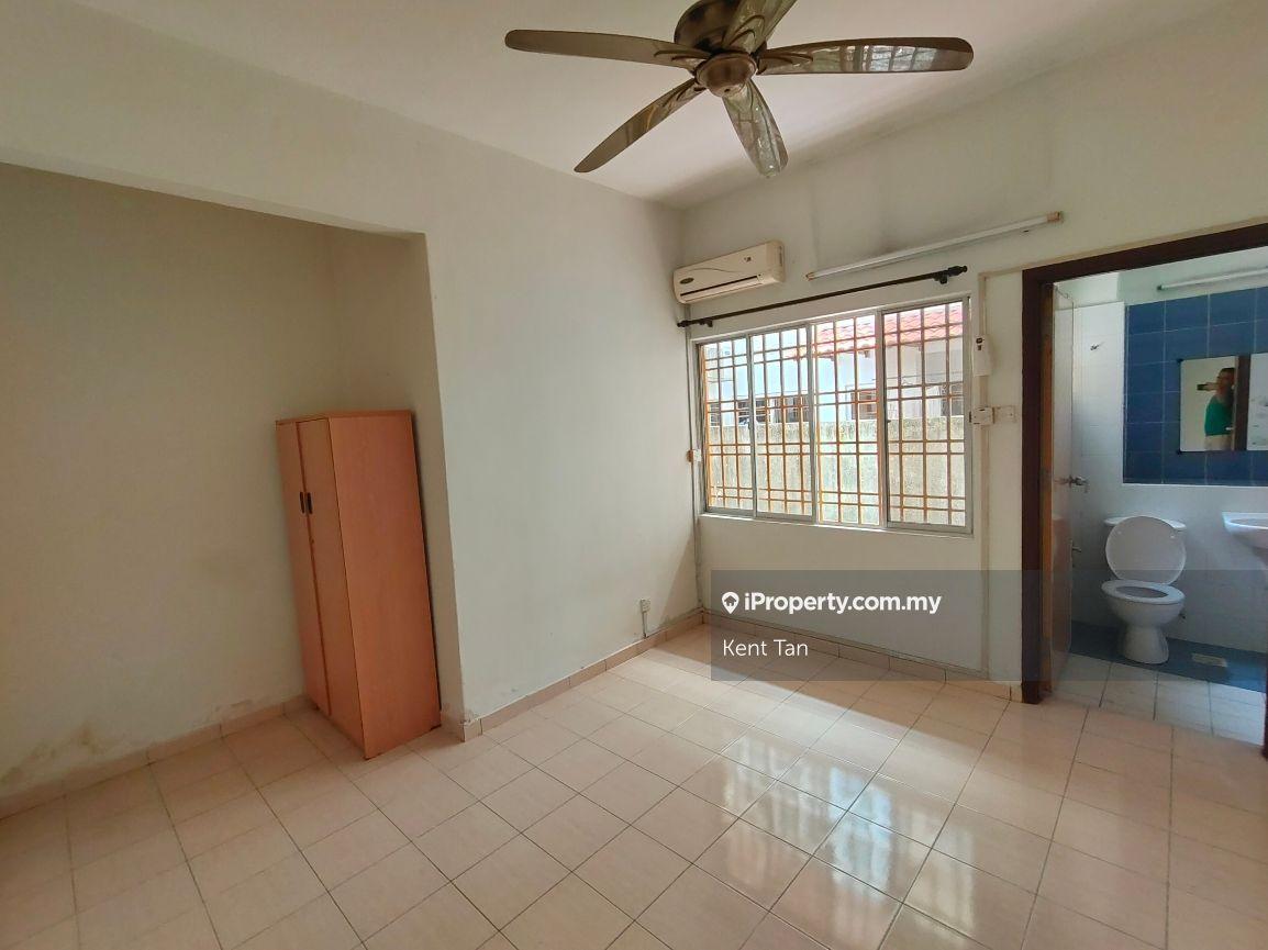 Townhouse for Sale in Taman Equine Park, Seri Kembangan by Kent Tan - iProperty.com.my