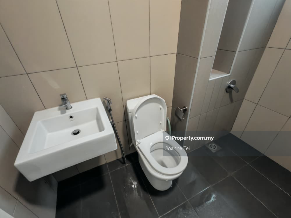 Rumah Berangkai 3 Tingkat untuk Dijual di Lakepoint Residence, Cyberjaya oleh Joanne Tei - iProperty.com.my