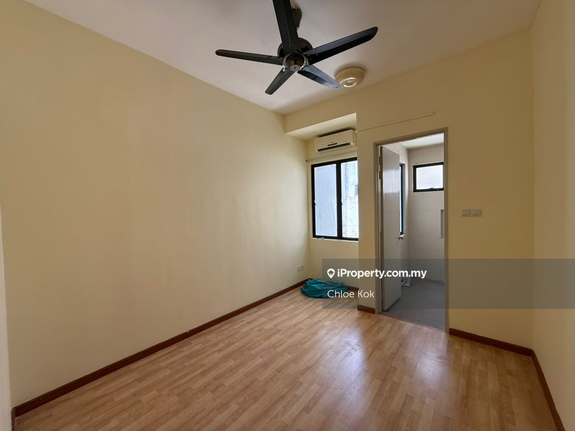 Rumah Berangkai 3 Tingkat untuk Dijual di Taman Anggun 3, Rawang oleh Chloe Kok - iProperty.com.my