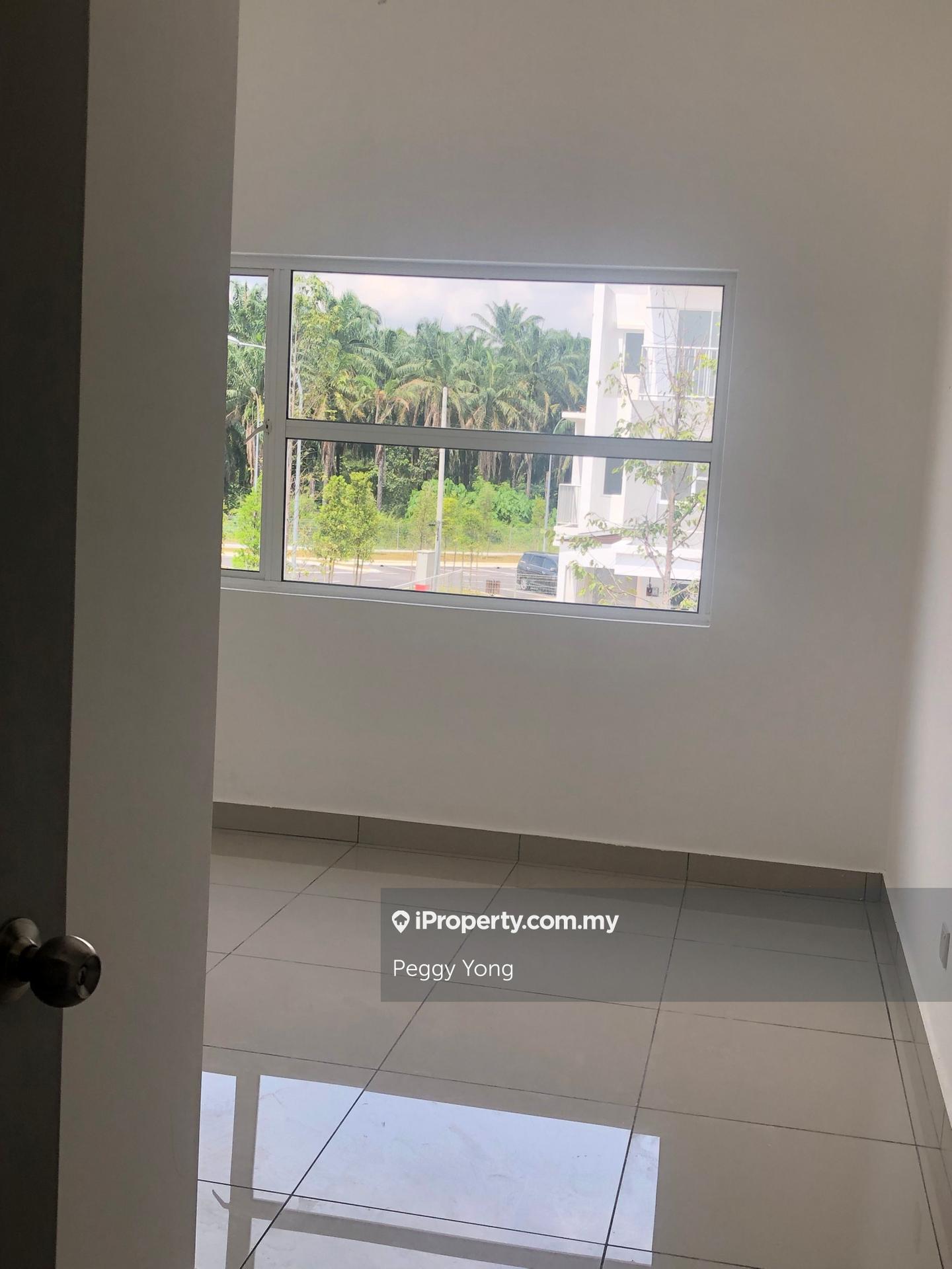 Townhouse for Sale in Taman Platinum Residence, Dengkil by Peggy Yong - iProperty.com.my