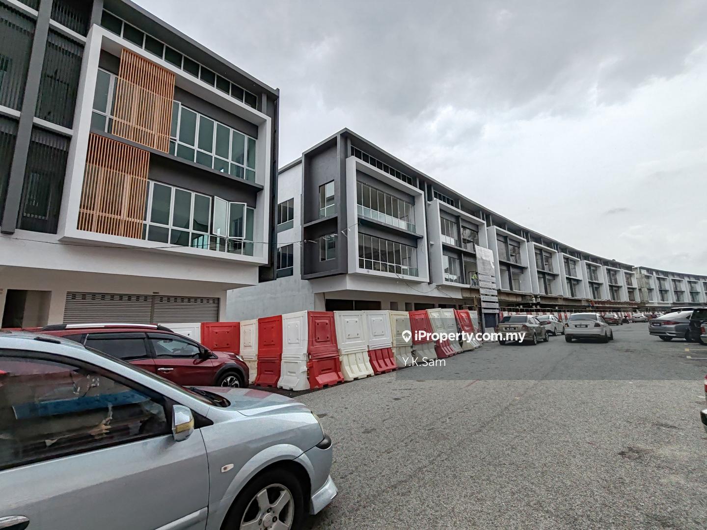 Kedai-Pejabat untuk Disewa di Bandar Tasik Puteri, Rawang oleh Y.K.Sam - iProperty.com.my