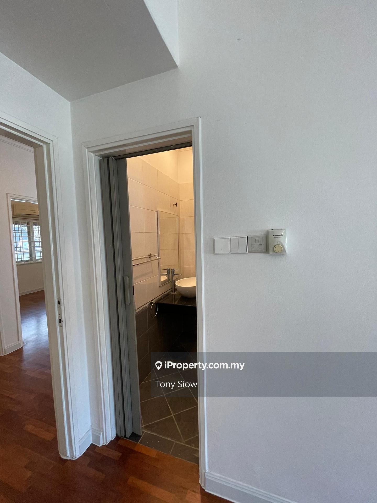 Rumah Berangkai 2 Tingkat untuk Dijual di Usj 5, Subang Jaya oleh Tony Siow - iProperty.com.my