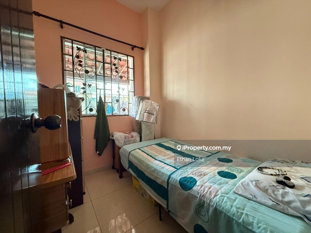 Bungalow House for Sale in Taman Templer Saujana, Rawang by Ethan Loke - iProperty.com.my