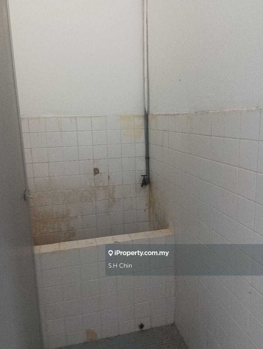 Rumah Berangkai 1 Tingkat untuk Dijual di Desa Semenyih, Semenyih oleh S.H Chin - iProperty.com.my