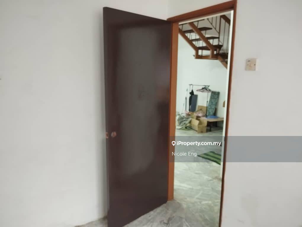 Rumah Berangkai 2 Tingkat untuk Dijual di Lestari Perdana,Puncak Jalil,Bandar Putra Permai, Seri Kembangan oleh Nicole Eng - iProperty.com.my