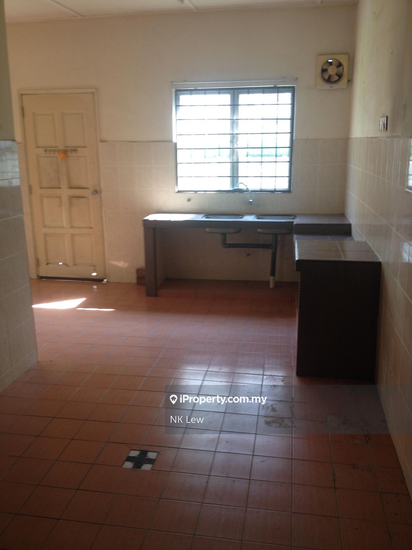 Rumah Berangkai 2 Tingkat untuk Dijual di Taman Bukit Serdang, Seri Kembangan oleh NK Lew - iProperty.com.my