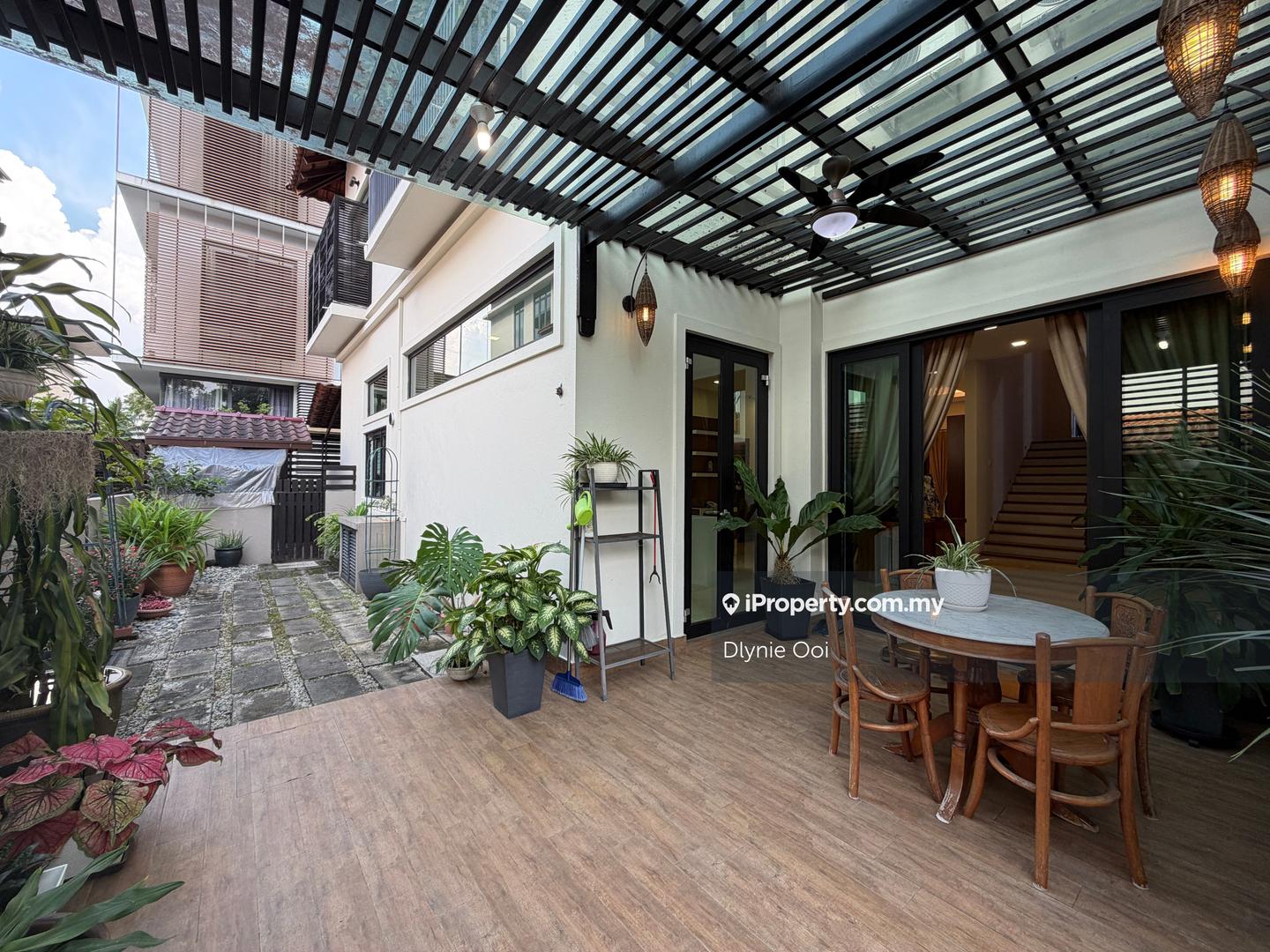 Bungalow House for Sale in Bukit Gita Bayu, Seri Kembangan by Dlynie Ooi - iProperty.com.my