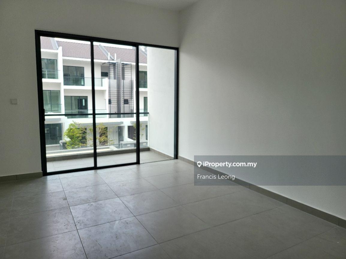 Rumah Berangkai 3 Tingkat untuk Dijual di Batu 9, Cheras oleh Francis Leong - iProperty.com.my
