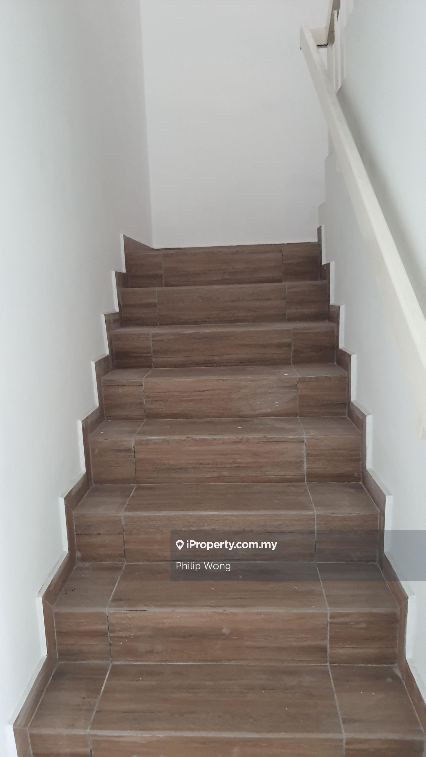 Rumah Berangkai 2 Tingkat untuk Dijual di Taman Serdang Raya, Seri Kembangan oleh Philip Wong - iProperty.com.my