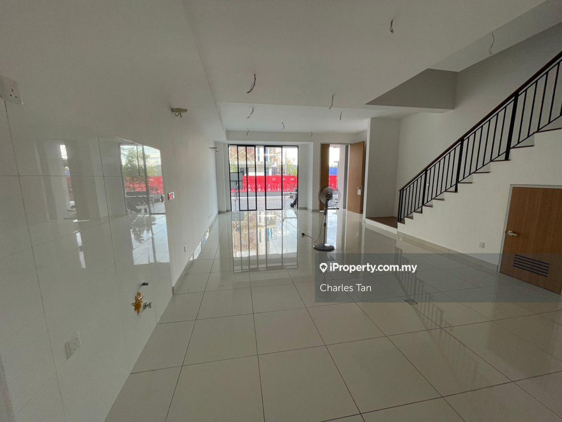 3-storey Terraced House for Sale in Puchong Legenda, Puchong by Charles Tan - iProperty.com.my