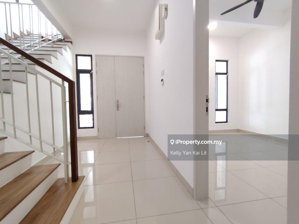 3-storey Terraced House for Sale in Park Residence, Seri Kembangan by Kelly Yan Kai Lit - iProperty.com.my