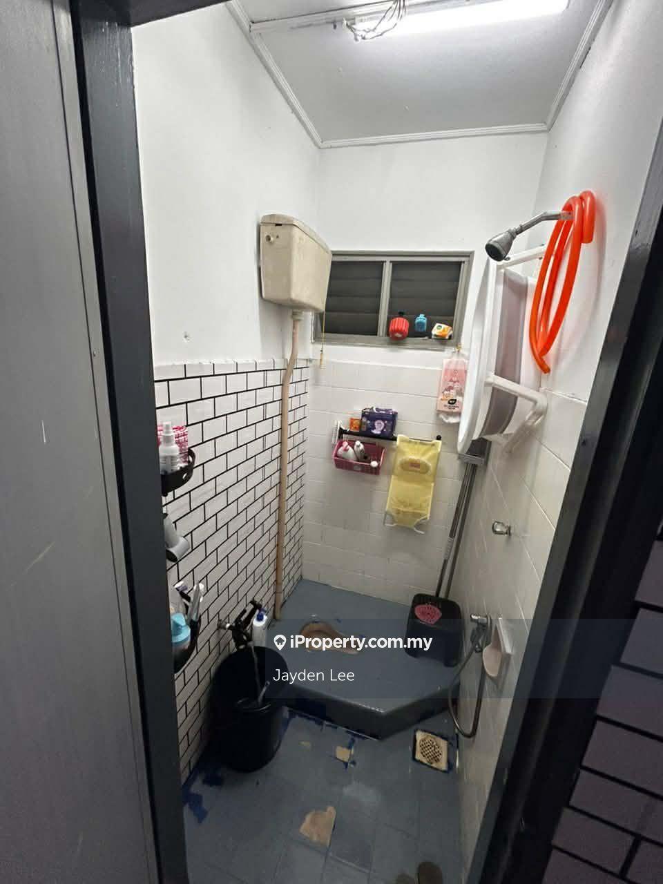 Rumah Berangkai 2 Tingkat untuk Dijual di Usj 12, Subang Jaya oleh Jayden Lee - iProperty.com.my