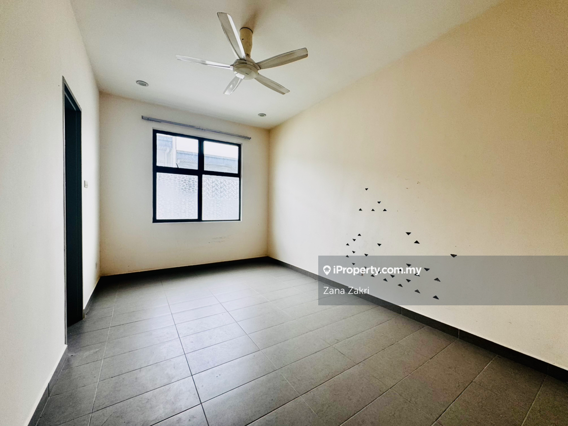 Rumah Berangkai 3 Tingkat untuk Dijual di TAMAN UKAY TROPIKA, Ampang oleh Zana Zakri - iProperty.com.my