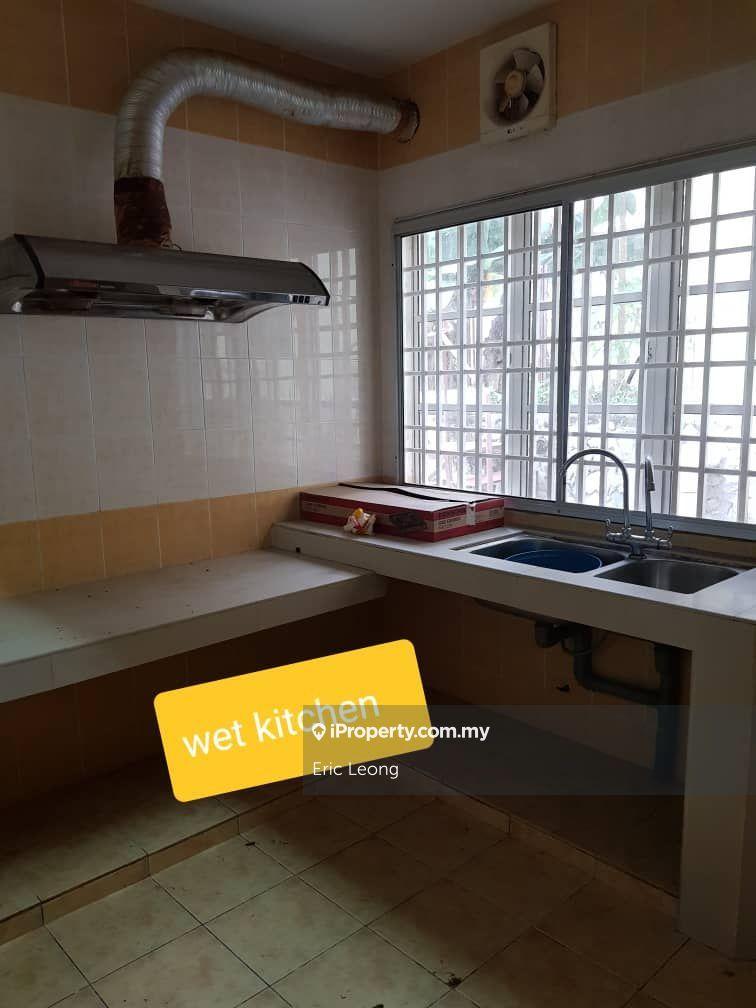 Rumah Berangkai 2 Tingkat untuk Dijual di Taman Lestari Putra, Seri Kembangan oleh Eric Leong - iProperty.com.my