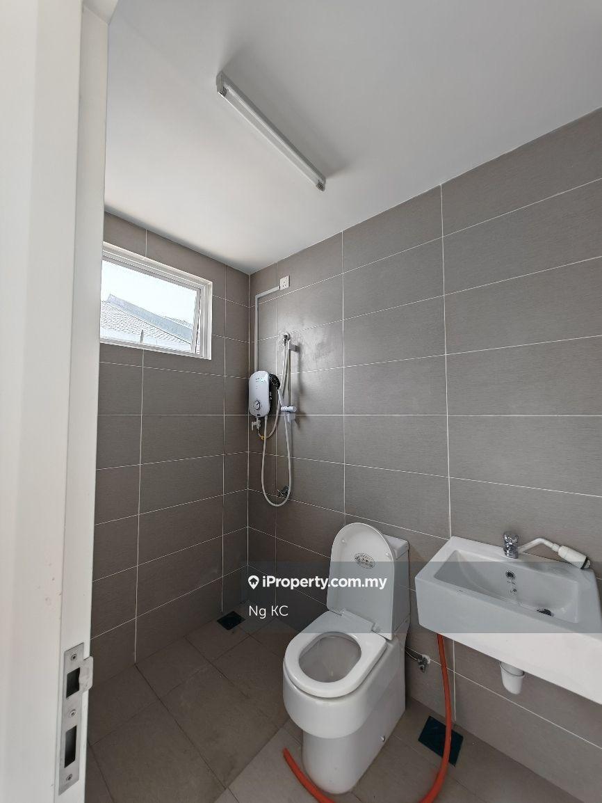 Rumah Berangkai 2 Tingkat untuk Dijual di Hijayu 3, Fellona, Bandar Sri Sendayan oleh Ng KC - iProperty.com.my