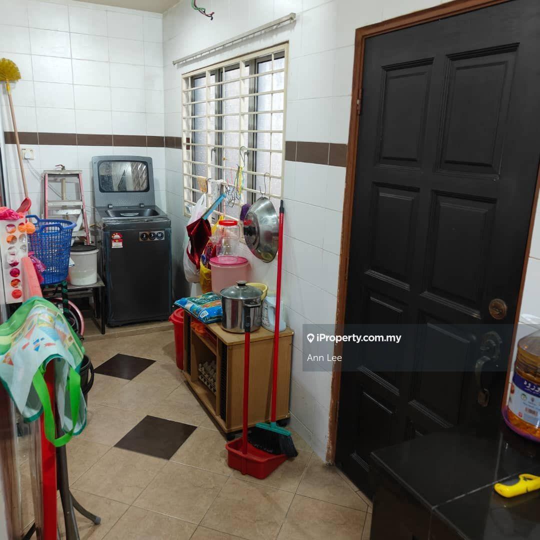 2.5-storey Terraced House for Sale in Taman Bukit Serdang, Seri Kembangan by Ann Lee - iProperty.com.my