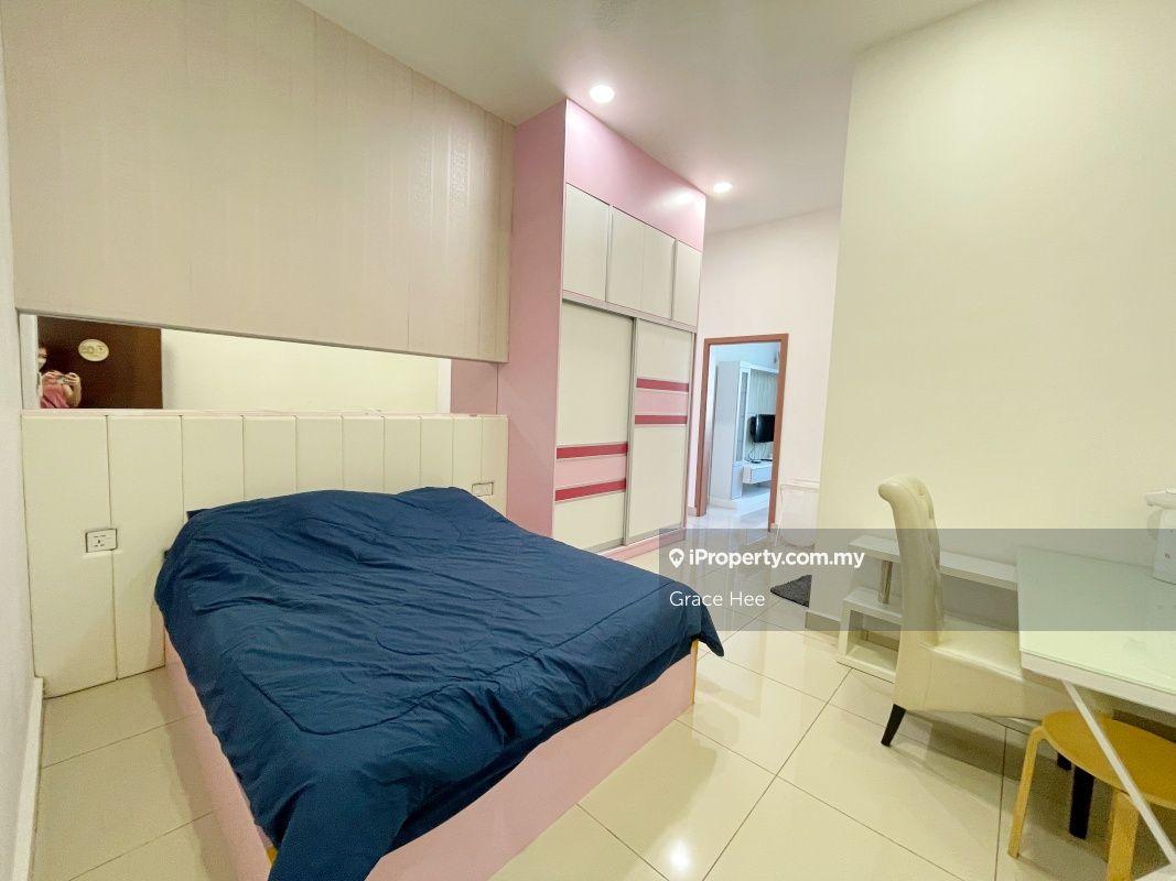 Rumah Berangkai 3 Tingkat untuk Dijual di Taman Bukit Serdang, Seri Kembangan oleh Grace Hee - iProperty.com.my