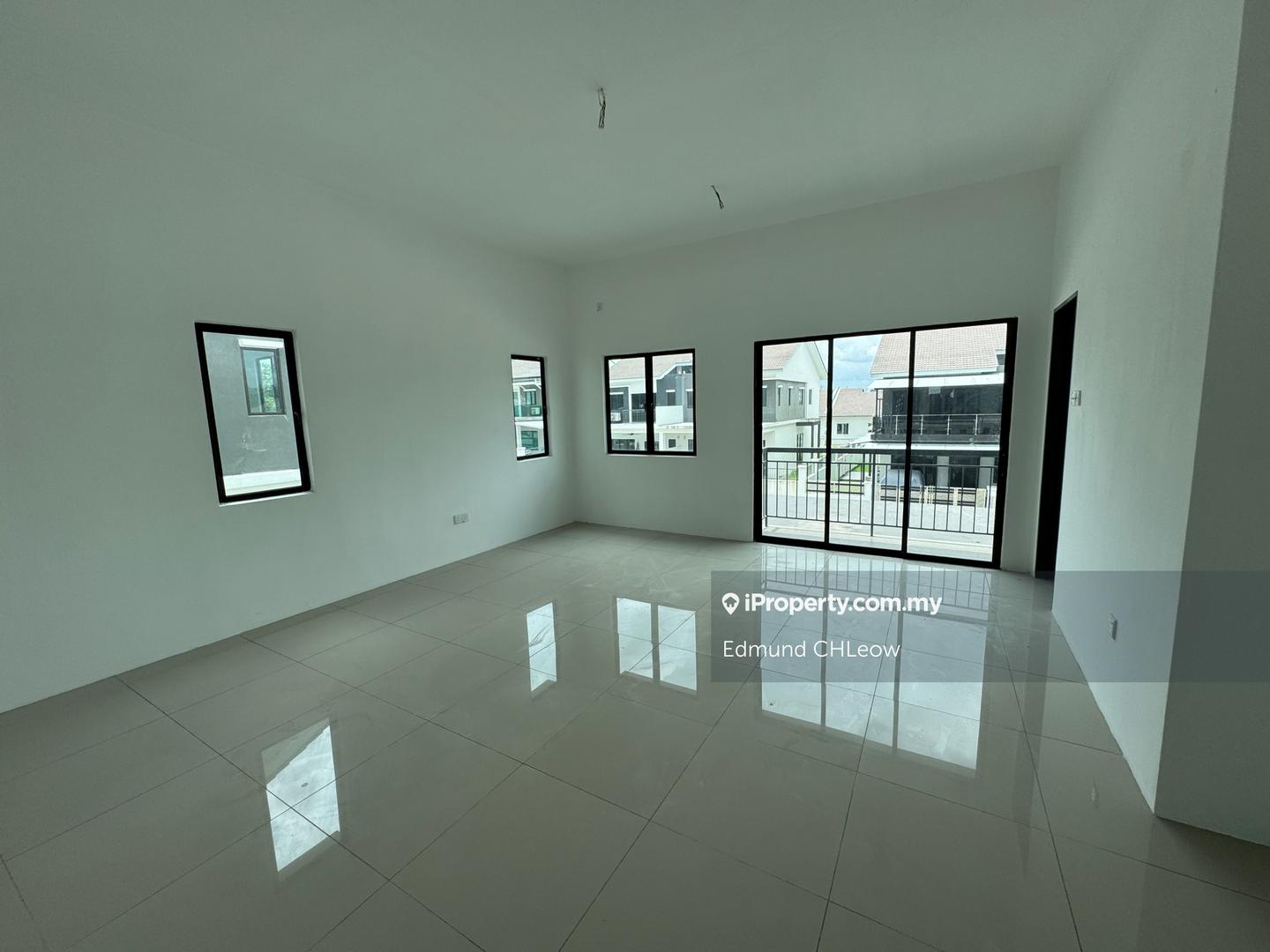 Rumah Berkembar untuk Dijual di Taman Anggun, Rawang oleh Edmund CHLeow - iProperty.com.my