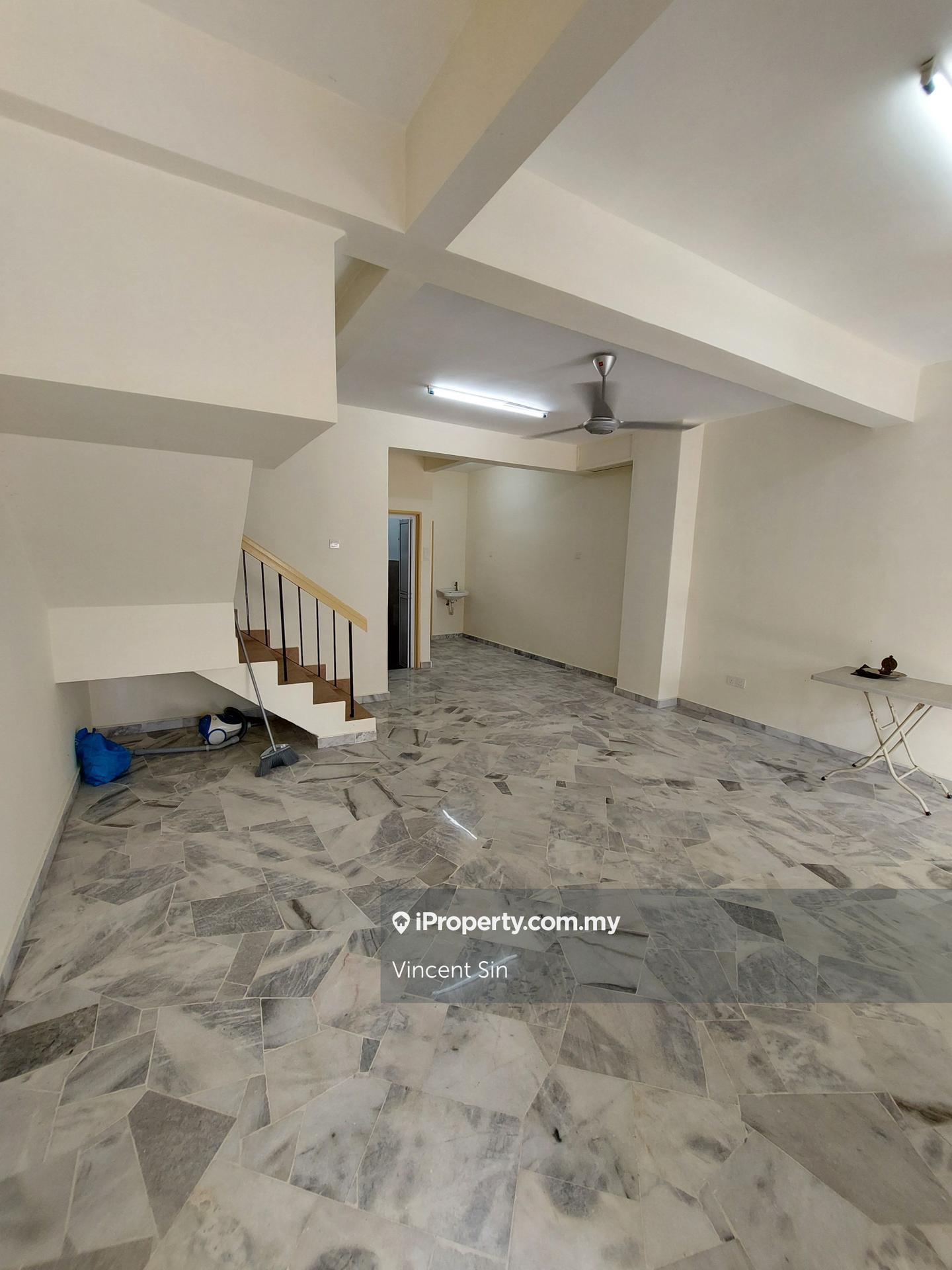 Rumah Berangkai 2 Tingkat untuk Dijual di Taman Puchong Intan, Puchong oleh Vincent Sin - iProperty.com.my