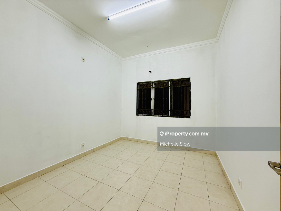 Townhouse for Sale in Taman Lagenda Mas, Cheras by Michelle Siow - iProperty.com.my