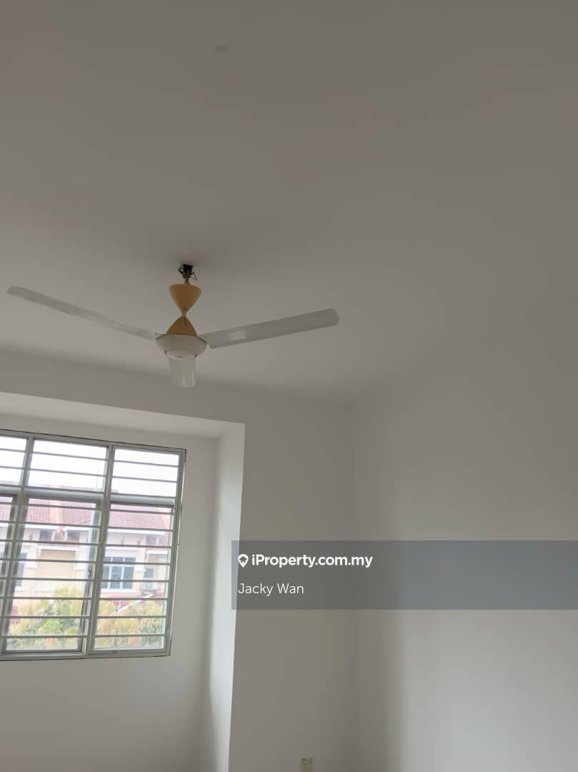 Rumah Berangkai 2 Tingkat untuk Dijual di Taman Putra Impiana, Puchong oleh Jacky Wan - iProperty.com.my