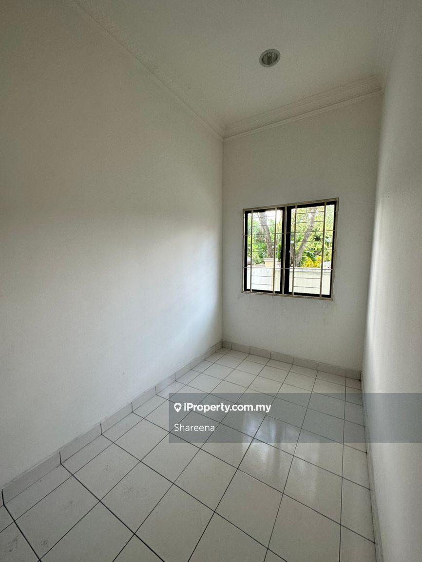 Rumah Berkembar untuk Dijual di Mutiara Villa, Kajang oleh Shareena - iProperty.com.my