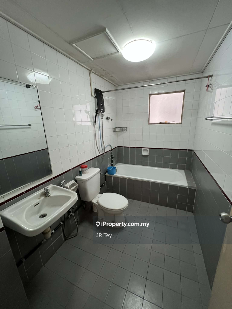 Kondominium untuk Dijual di Seri Hijauan oleh JR Tey - iProperty.com.my