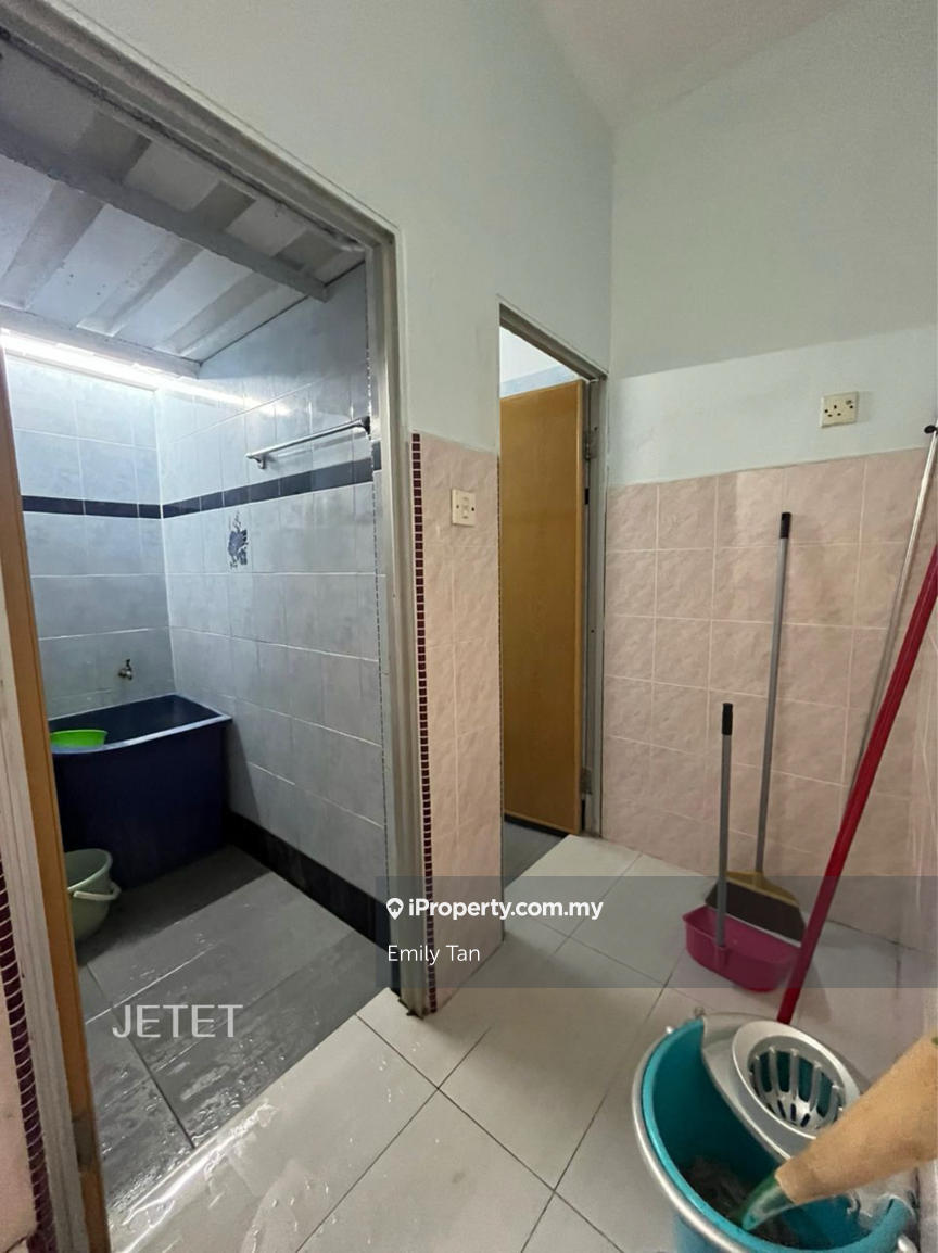 2-storey Terraced House for Sale in Port Klang (Pelabuhan Klang), Selangor by Emily Tan - iProperty.com.my