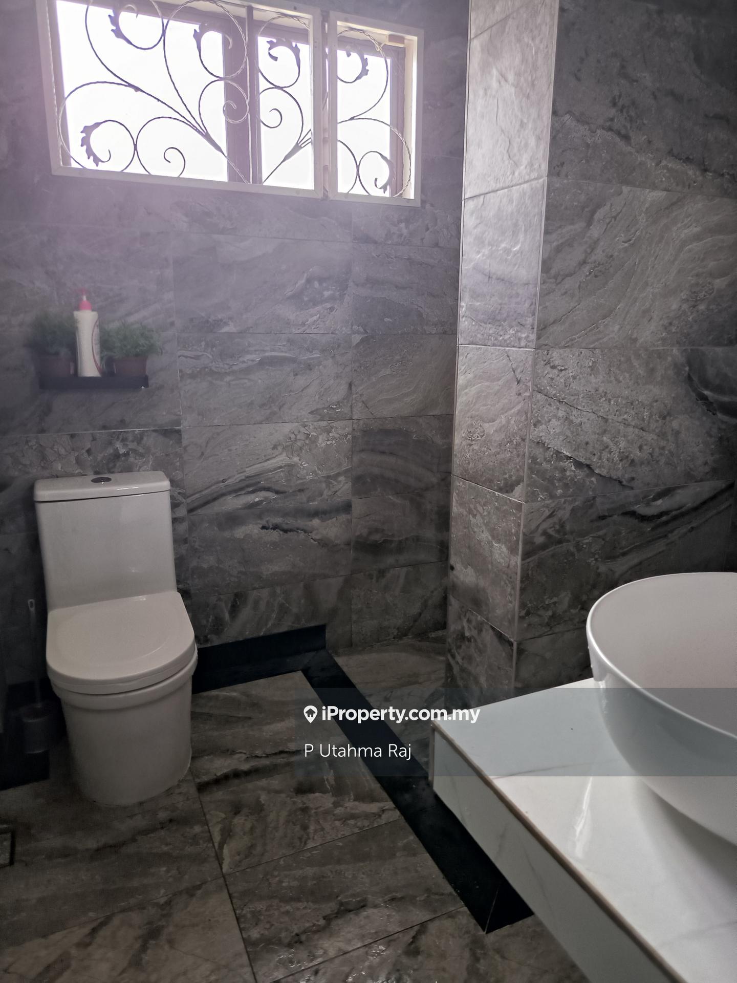 Rumah Berangkai 2 Tingkat untuk Dijual di Taman Teluk Pulai, Klang oleh P Utahma Raj - iProperty.com.my