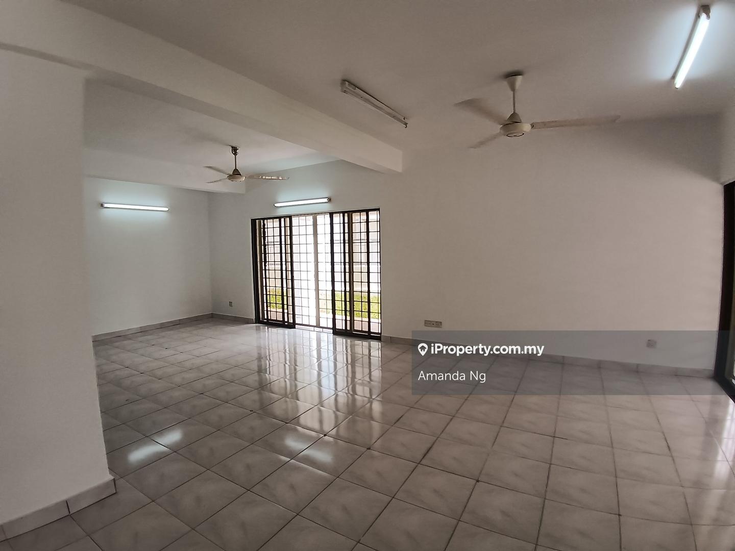 Rumah Berkembar untuk Disewa di Bandar Utama 11, Bandar Utama oleh Amanda Ng - iProperty.com.my