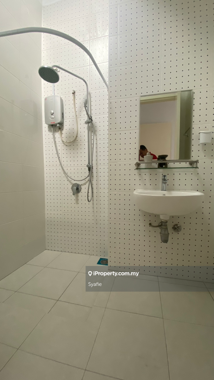 Rumah Teres untuk Disewa di Eco Majestic, Semenyih oleh Syafie - iProperty.com.my