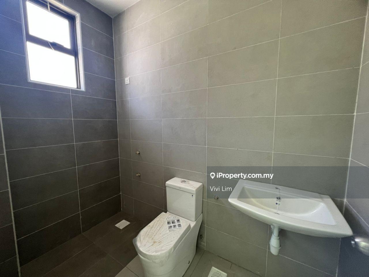 Rumah Berangkai 2 Tingkat untuk Dijual di Taman Tasik Indah, Kluang oleh Vivi Lim - iProperty.com.my