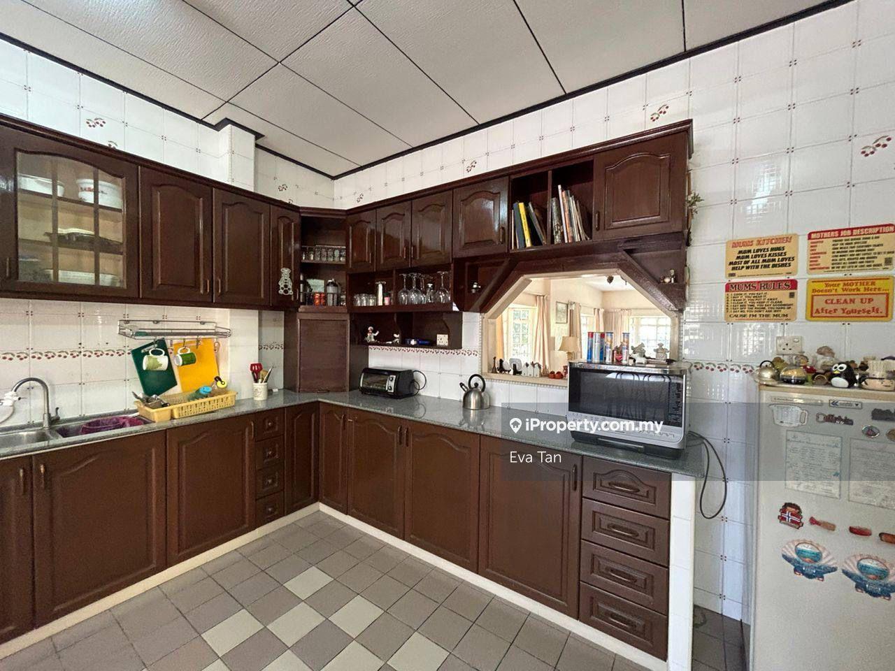 Banglo untuk Dijual di Taman Kolam Air, Johor Bahru oleh Eva Tan - iProperty.com.my