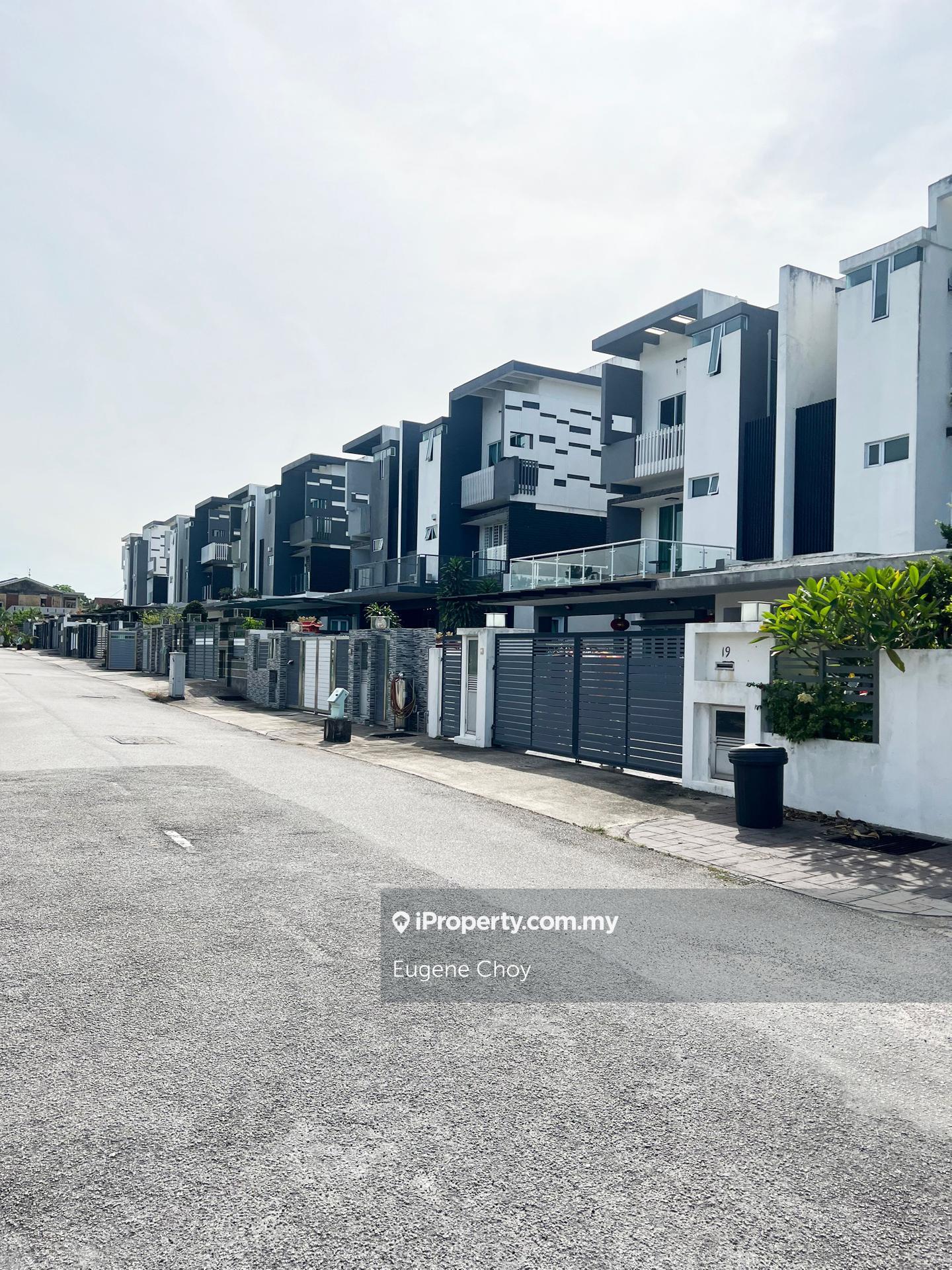 Semi-Detached House for Sale in Cahaya Villa, Seri Kembangan by Eugene Choy - iProperty.com.my