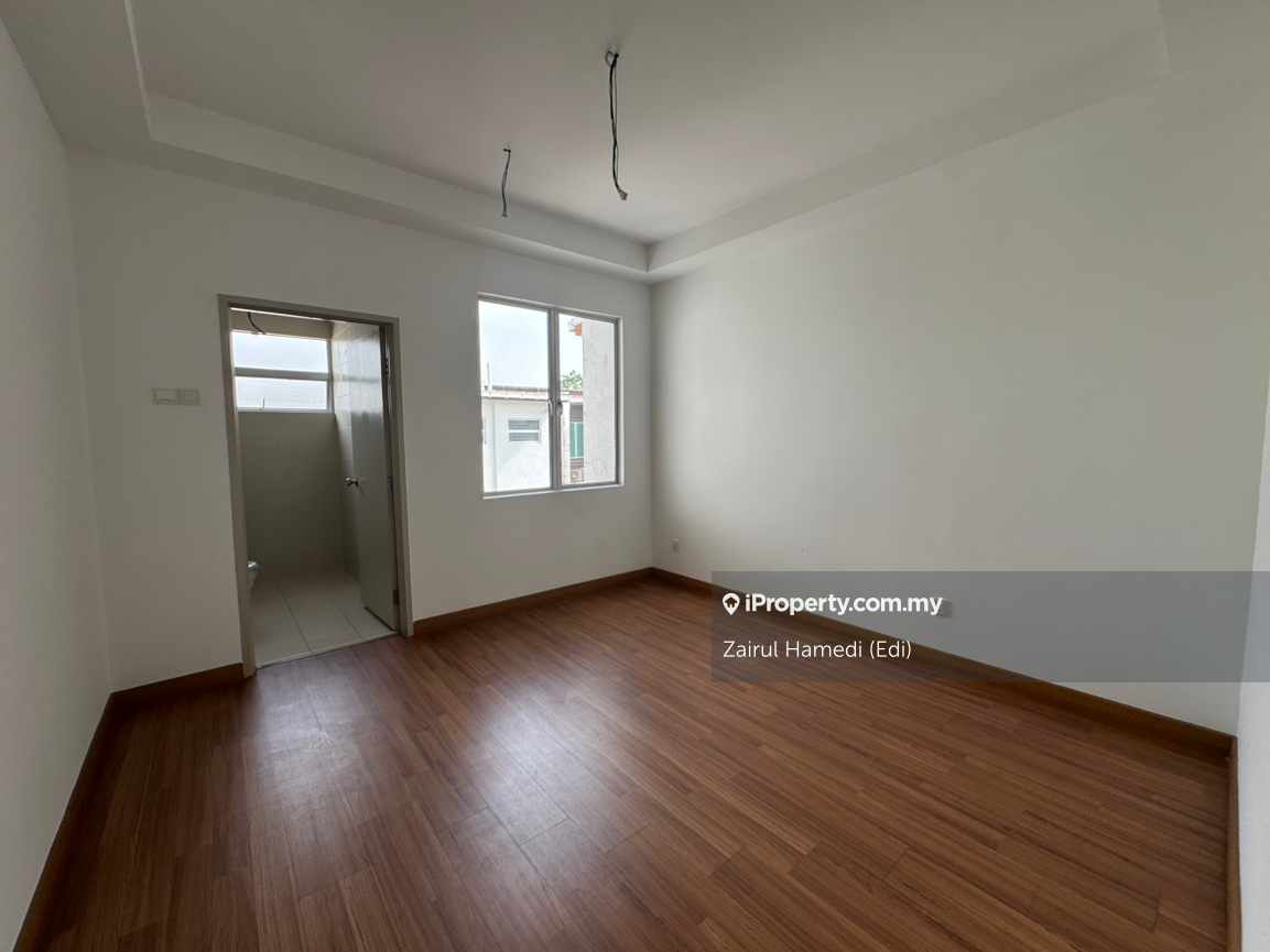 Rumah Berangkai 2 Tingkat untuk Dijual di Seksyen U16, Shah Alam oleh Zairul Hamedi (Edi) - iProperty.com.my