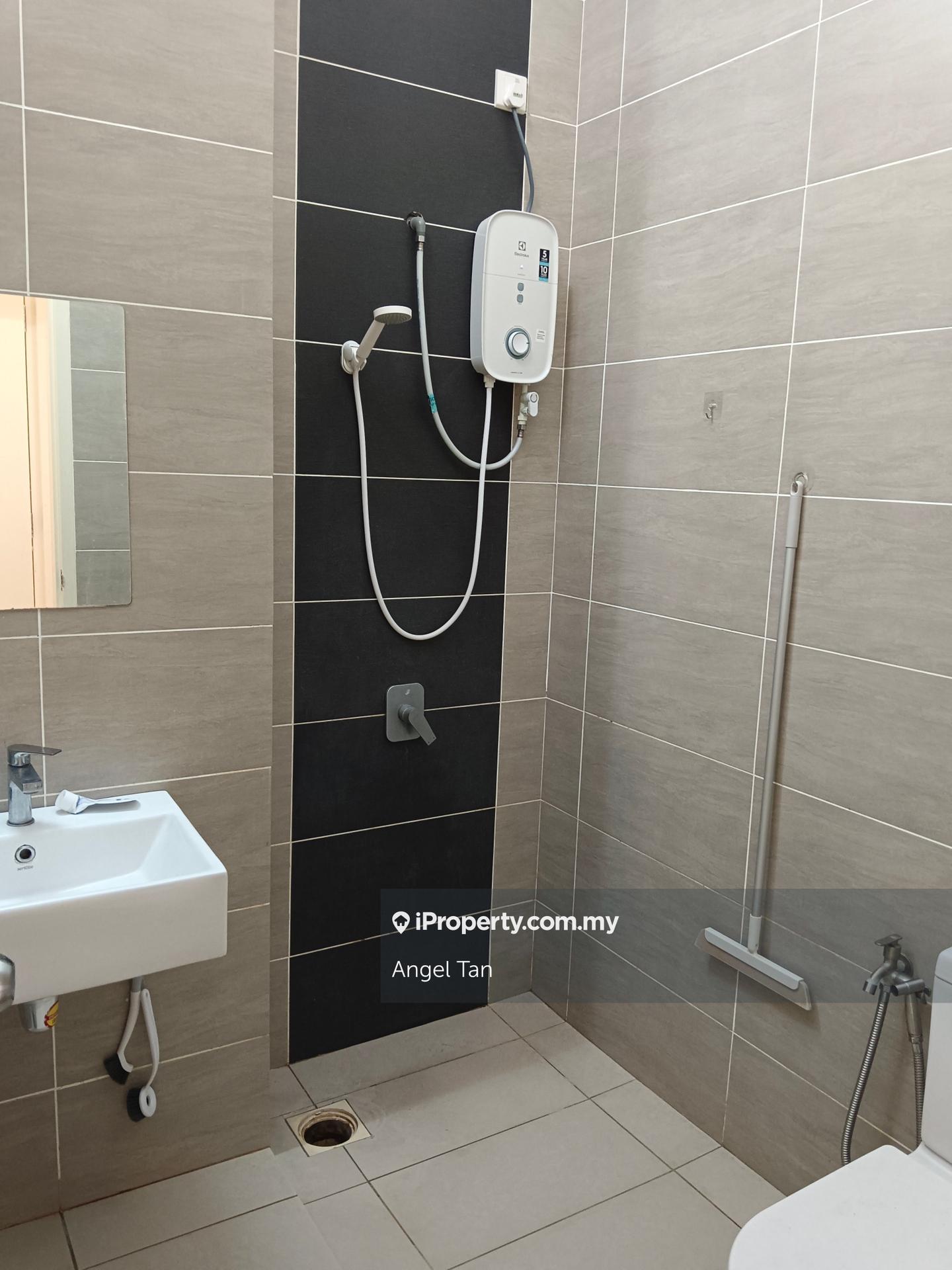 Rumah Kluster untuk Dijual di Tenderfields @ Eco Majestic Renovated 32x70, Semenyih oleh Angel Tan - iProperty.com.my