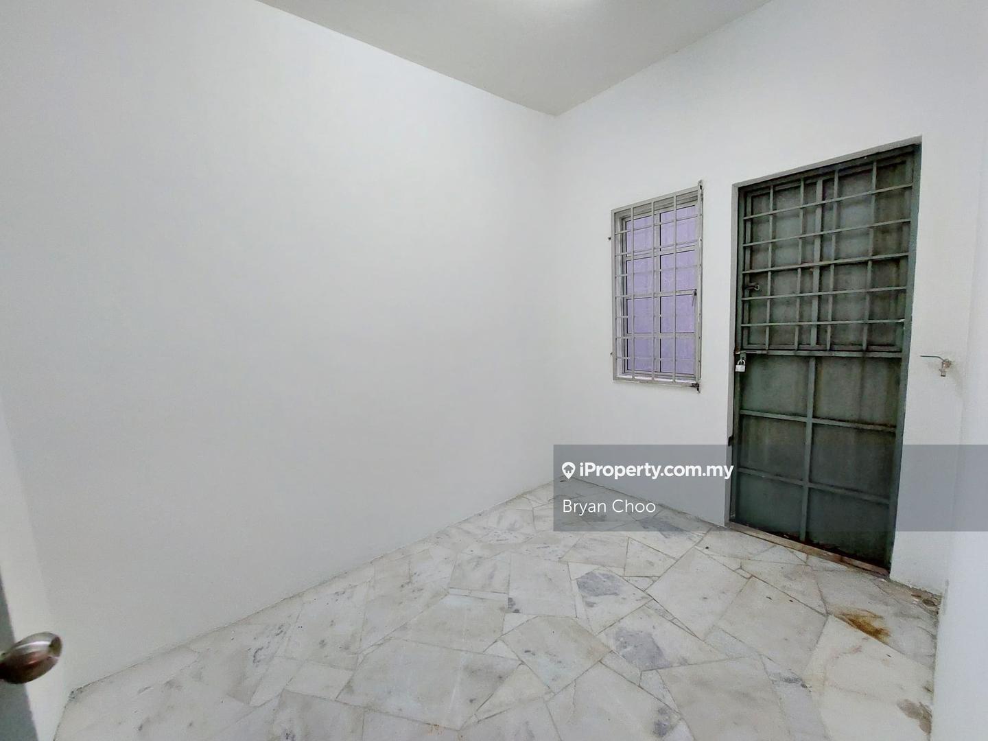 Rumah Berangkai 2 Tingkat untuk Dijual di Taman Lestari Perdana, Seri Kembangan oleh Bryan Choo - iProperty.com.my