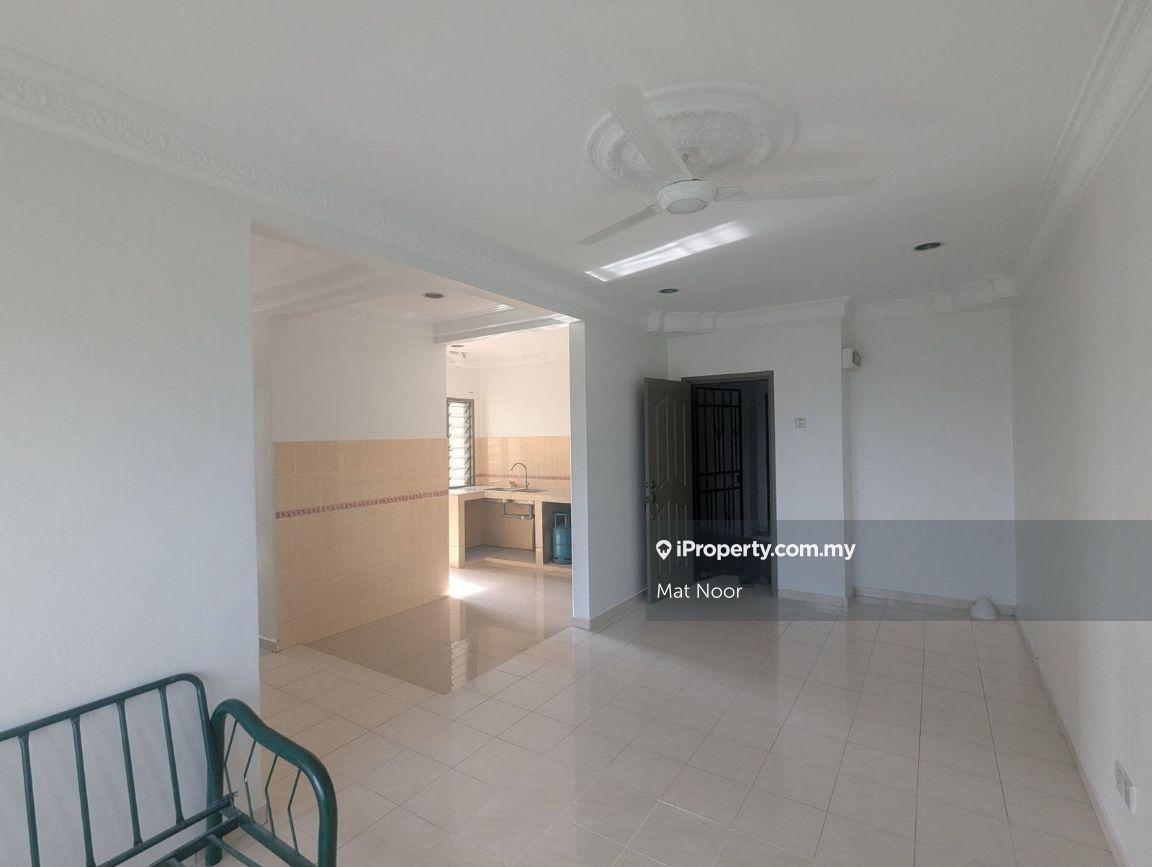 Pangsapuri untuk Dijual di Pangsapuri Danaumas oleh Mat Noor - iProperty.com.my