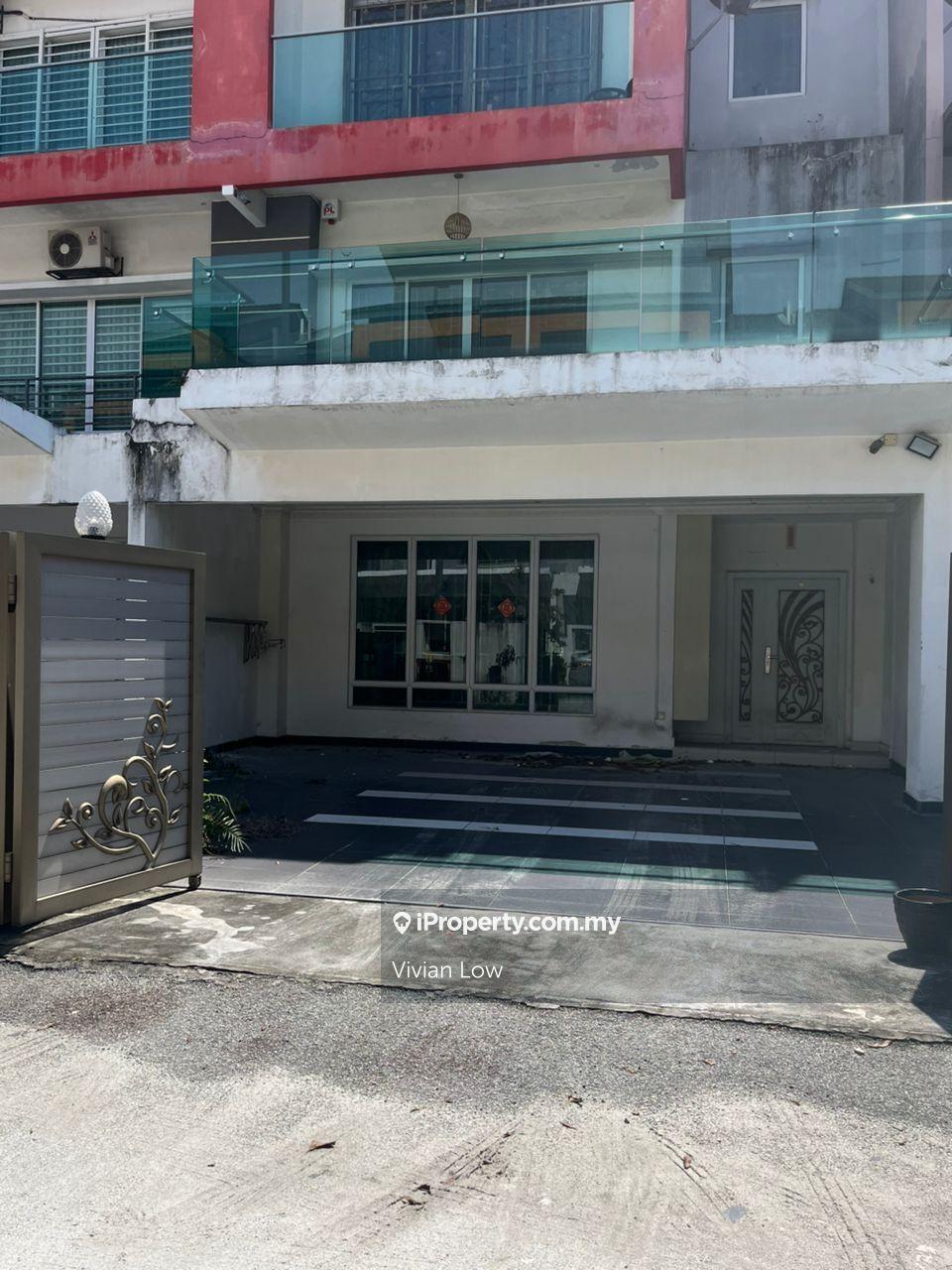 Rumah Berangkai 2.5 Tingkat untuk Dijual di Taman Suria Tropika, Seri Kembangan oleh Vivian Low - iProperty.com.my