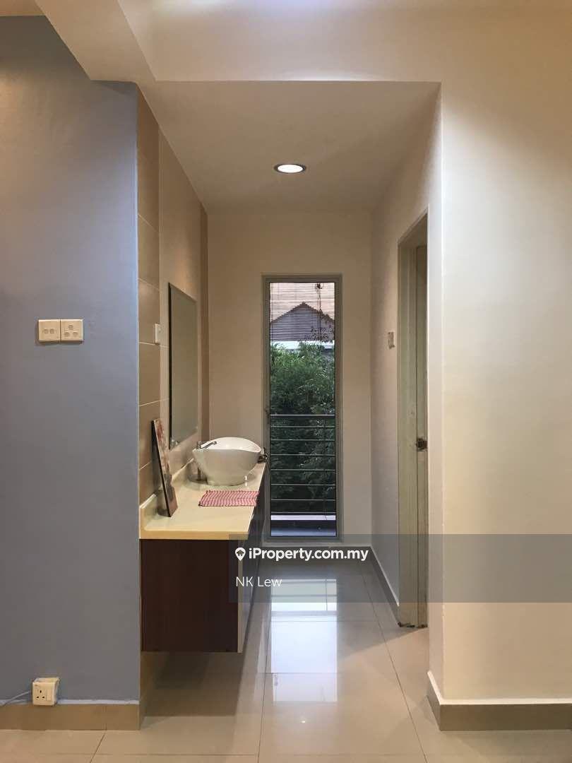 Condominium for Sale in Bayan Villa, Seri Kembangan by NK Lew - iProperty.com.my