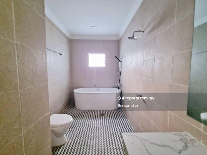 Rumah Berangkai 2 Tingkat untuk Dijual di Seksyen 13 Taman Tadisma, Shah Alam oleh Benson Lian - iProperty.com.my